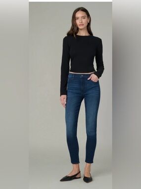 Joe Jeans, skinny fit ankle high-rise. Size 28. Lots of stretch. Size 28